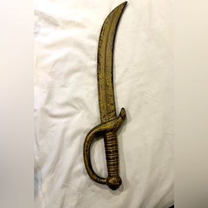 Descendants 3 Uma Golden Pirate Cutlass Accessory